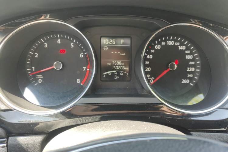 Used Volkswagen Sagitar 2017 1.6L Automatic Comfort Model Odometer Close Up