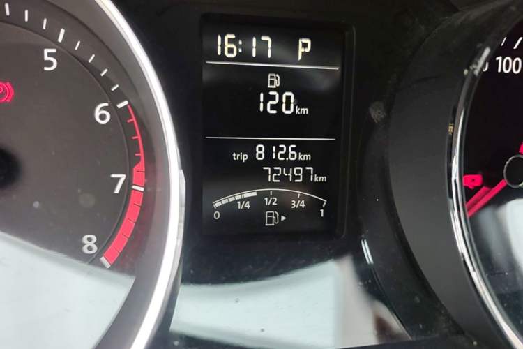 Used Volkswagen Sagitar 2017 1.6L Automatic Comfort Model Odometer Close Up