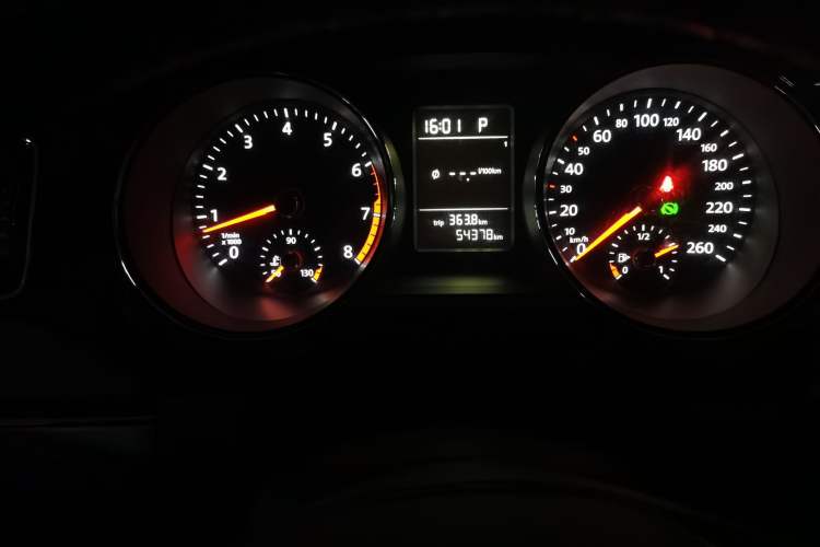 Used Volkswagen Sagitar 2017 230TSI Automatic Comfort Version Odometer Close Up