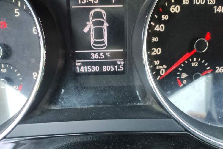 Used Volkswagen Sagitar 2017 230TSI Automatic Luxury Edition Odometer Close Up