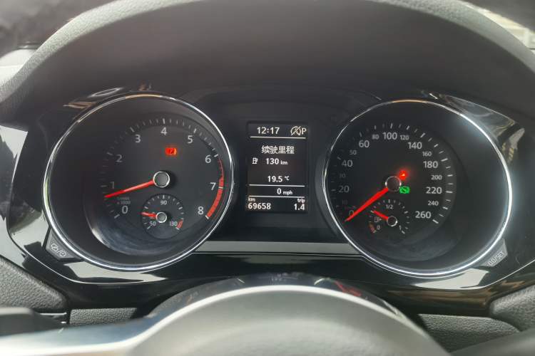 Used Volkswagen Sagitar 2017 280TSI Automatic R-Line Odometer Close Up