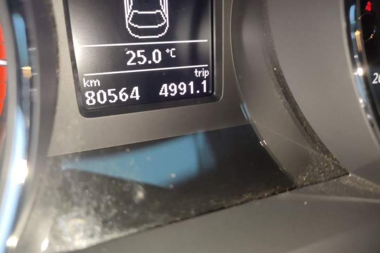 Used Volkswagen Sagitar 2017 230TSI Automatic Luxury Edition Odometer Close Up