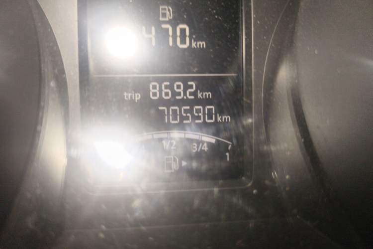 Used Volkswagen Sagitar 2017 1.6L Automatic Comfort Model Odometer Close Up