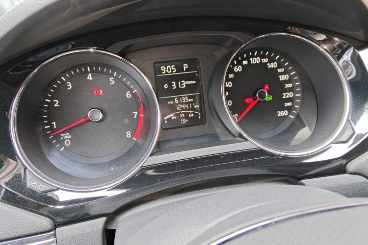 Used Volkswagen Sagitar 2017 1.6L Automatic Comfort Model Odometer Close Up