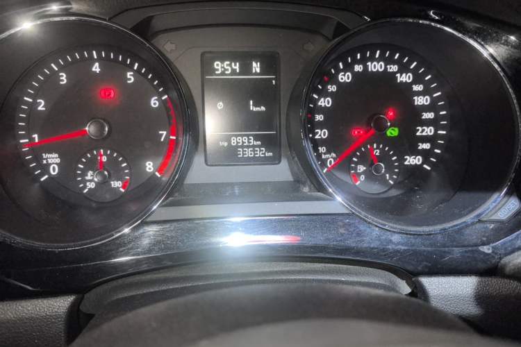 Used Volkswagen Sagitar 2017 230TSI Automatic Comfort Version Odometer Close Up