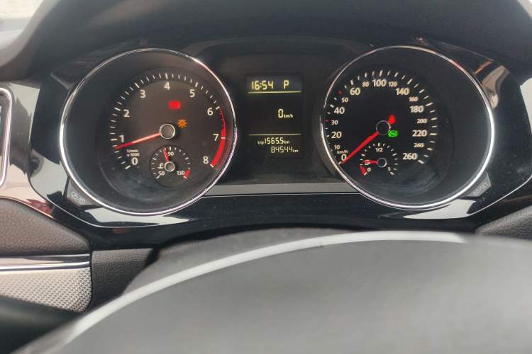 Used Volkswagen Sagitar 2017 230TSI Automatic Comfort Version Odometer Close Up