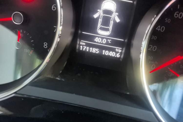 Used Volkswagen Sagitar 2017 180TSI Automatic Luxury Edition Odometer Close Up