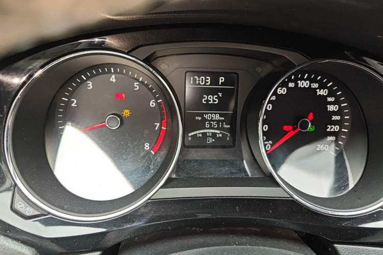 Used Volkswagen Sagitar 2017 1.6L Automatic Comfort Model Odometer Close Up