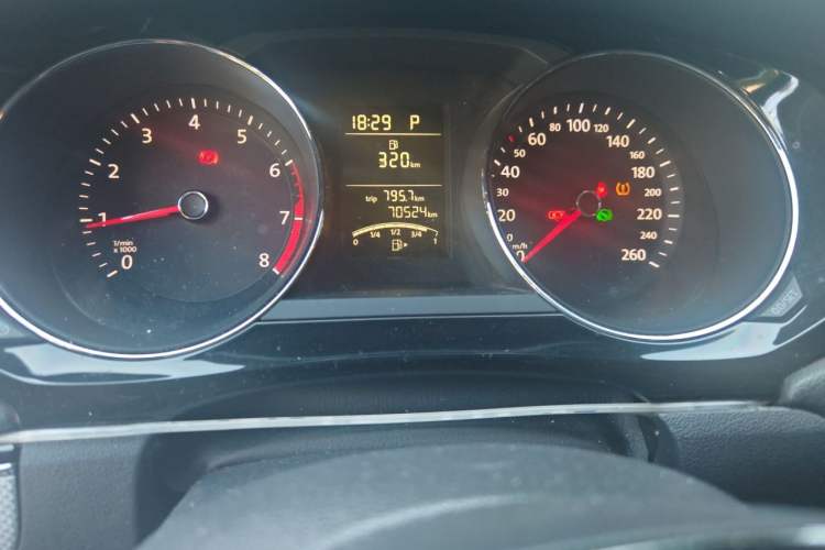 Used Volkswagen Sagitar 2017 1.6L Automatic Comfort Model Odometer Close Up