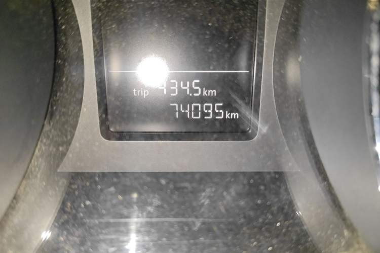 Used Volkswagen Sagitar 2017 230TSI Automatic Comfort Version Odometer Close Up