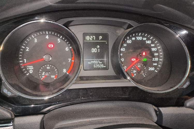 Used Volkswagen Sagitar 2017 230TSI Automatic Comfort Version Odometer Close Up