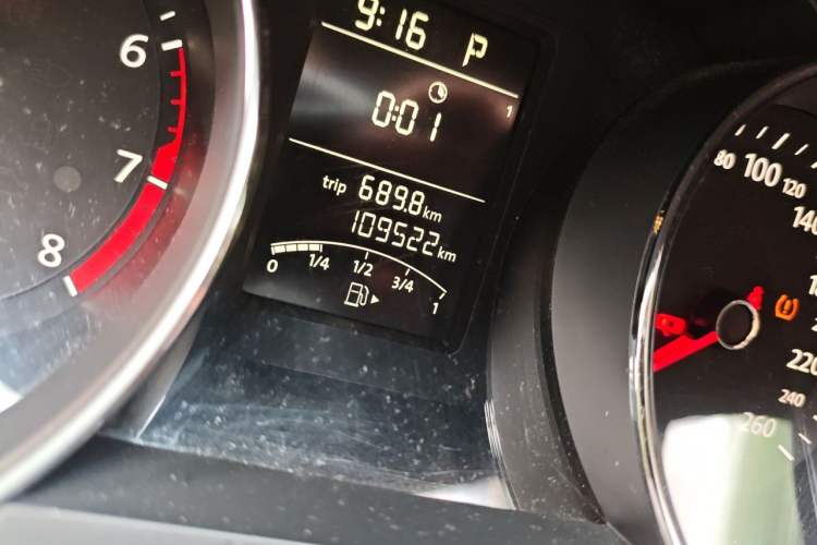 Used Volkswagen Sagitar 2017 1.6L Automatic Comfort Model Odometer Close Up