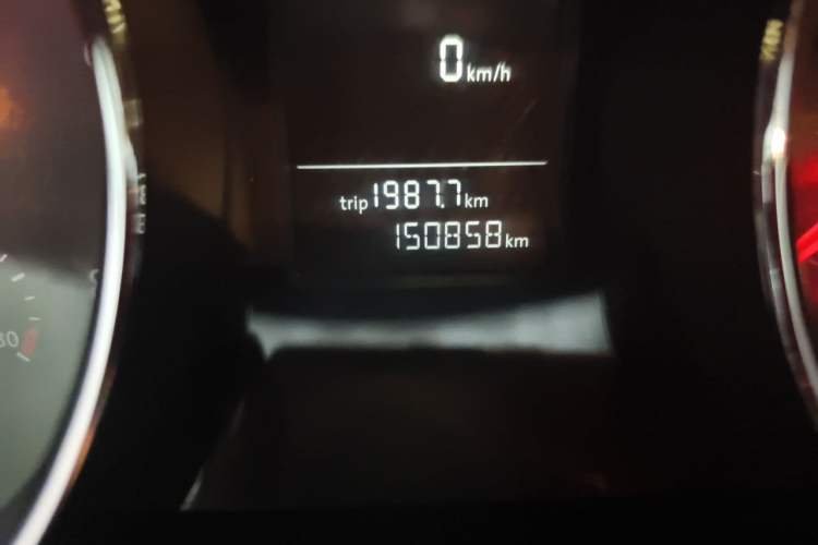 Used Volkswagen Sagitar 2017 230TSI Automatic Comfort Version Odometer Close Up