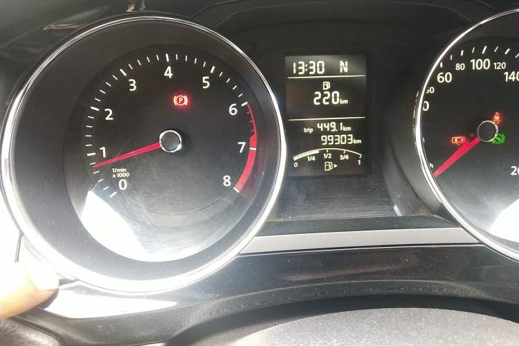 Used Volkswagen Sagitar 2017 1.6L Automatic Comfort Model Odometer Close Up