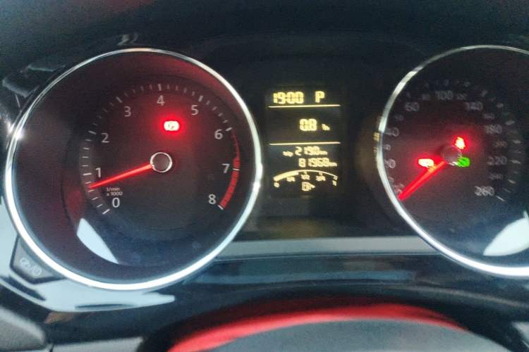 Used Volkswagen Sagitar 2017 1.6L Automatic Comfort Model Odometer Close Up