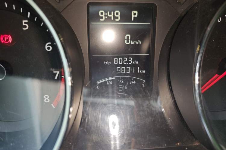 Used Volkswagen Sagitar 2017 1.6L Automatic Comfort Model Odometer Close Up