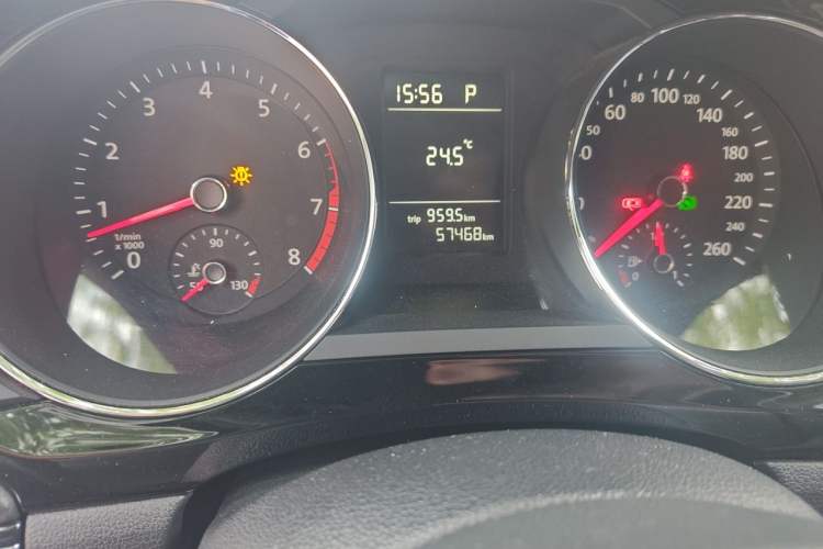 Used Volkswagen Sagitar 2017 230TSI Automatic Comfort Version Odometer Close Up