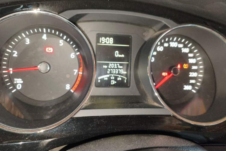 Used Volkswagen Sagitar 2017 1.6L Manual Comfort Model Odometer Close Up