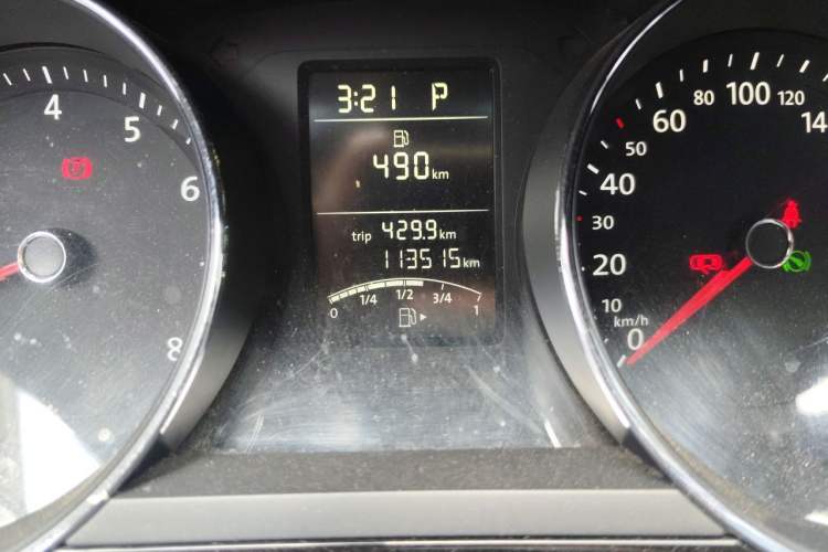 Used Volkswagen Sagitar 2017 1.6L Automatic Comfort Model Odometer Close Up