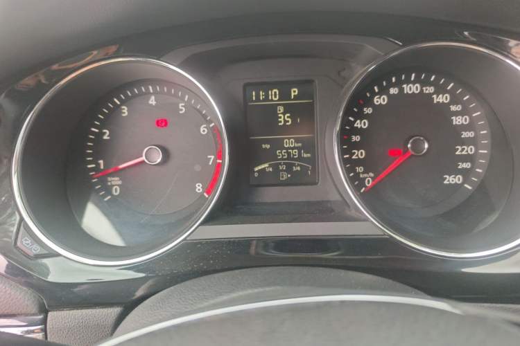 Used Volkswagen Sagitar 2017 1.6L Automatic Comfort Model Odometer Close Up