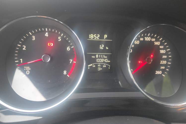 Used Volkswagen Sagitar 2017 1.6L Automatic Comfort Model Odometer Close Up