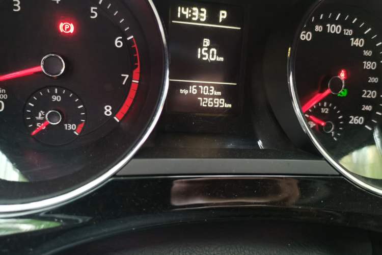 Used Volkswagen Sagitar 2017 230TSI Automatic Comfort Version Odometer Close Up