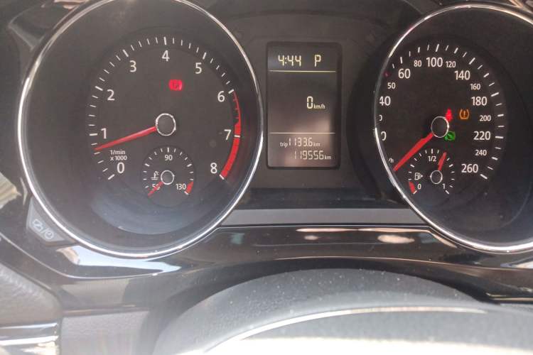 Used Volkswagen Sagitar 2017 230TSI Automatic Comfort Version Odometer Close Up