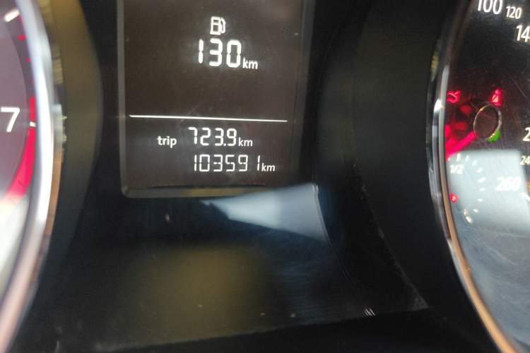 Used Volkswagen Sagitar 2017 230TSI Automatic Comfort Version Odometer Close Up