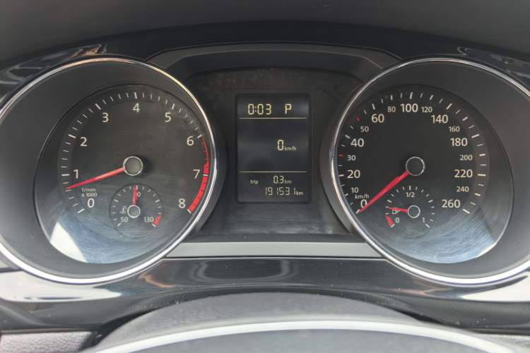 Used Volkswagen Sagitar 2017 230TSI Automatic Comfort Version Odometer Close Up