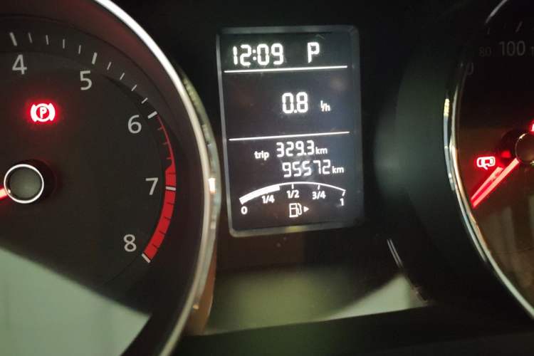 Used Volkswagen Sagitar 2017 1.6L Automatic Comfort Model Odometer Close Up