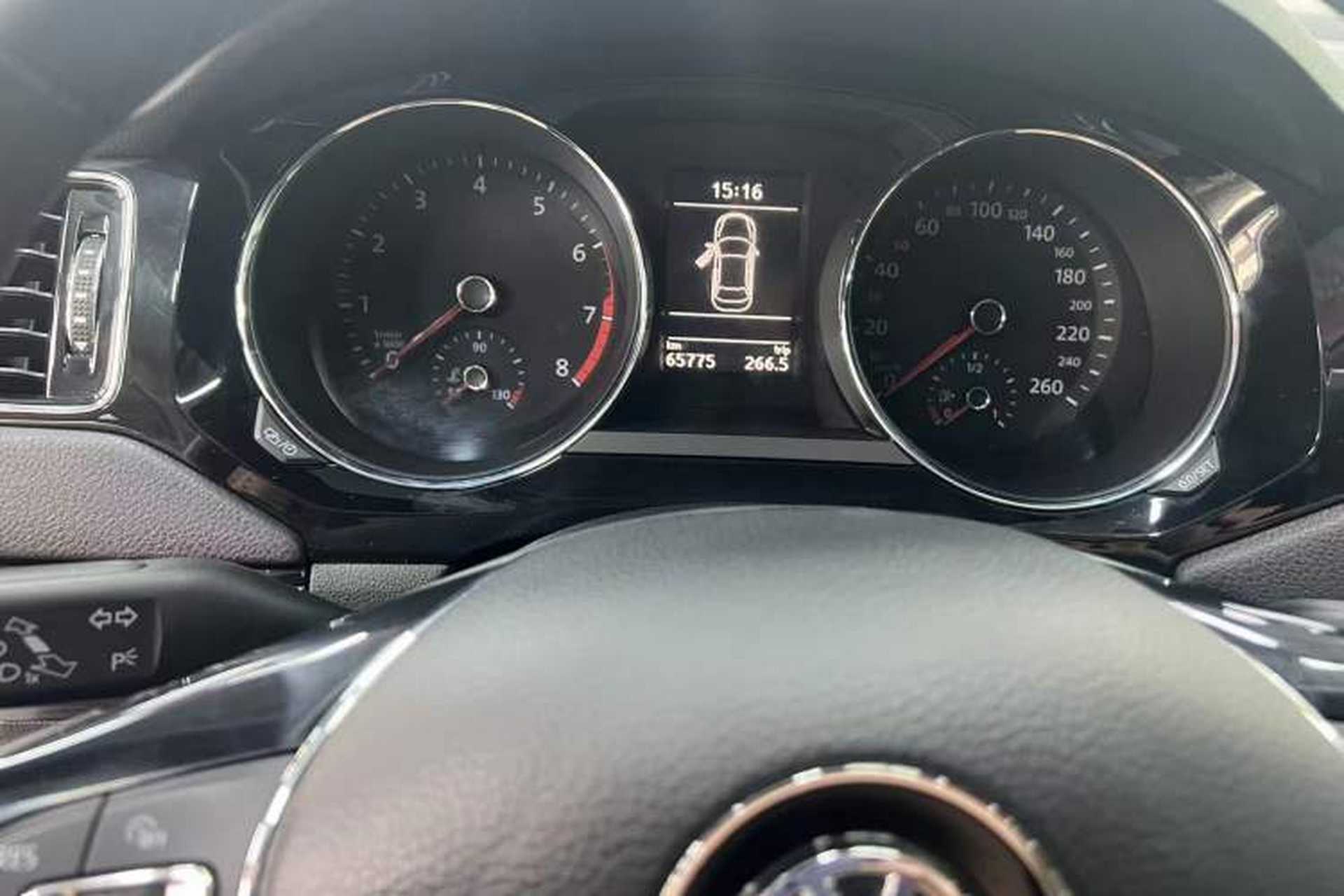 Used Volkswagen Sagitar 2017 230TSI Automatic Luxury Edition Odometer Close Up
