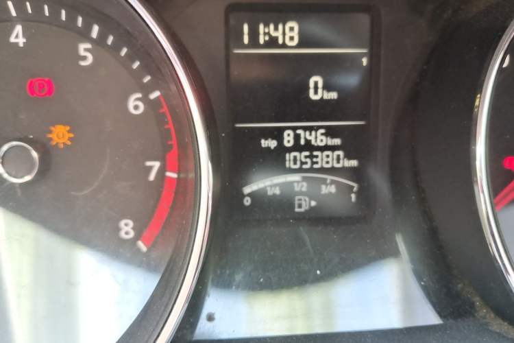 Used Volkswagen Sagitar 2017 1.6L Manual Comfort Model Odometer Close Up