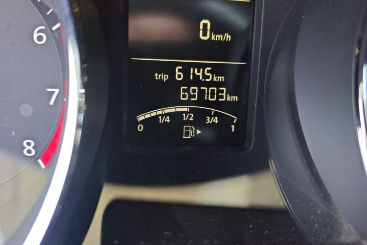 Used Volkswagen Sagitar 2017 1.6L Automatic Comfort Model Odometer Close Up