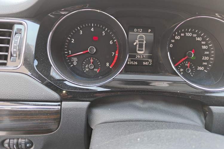 Used Volkswagen Sagitar 2017 230TSI Automatic Luxury Edition Odometer Close Up