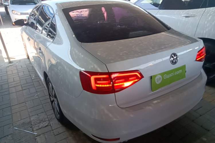 Used Volkswagen Sagitar 2017 230TSI Automatic Comfort Version Rear Left 45 Deg