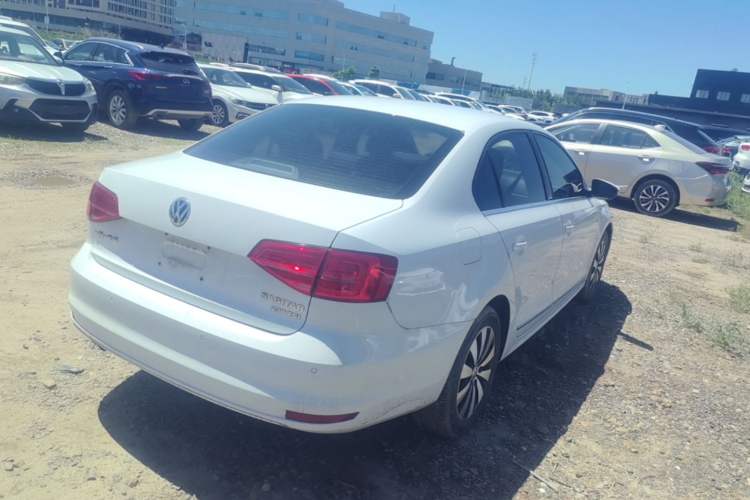 Used Volkswagen Sagitar 2017 230TSI Automatic Comfort Version Rear Right 45 Deg