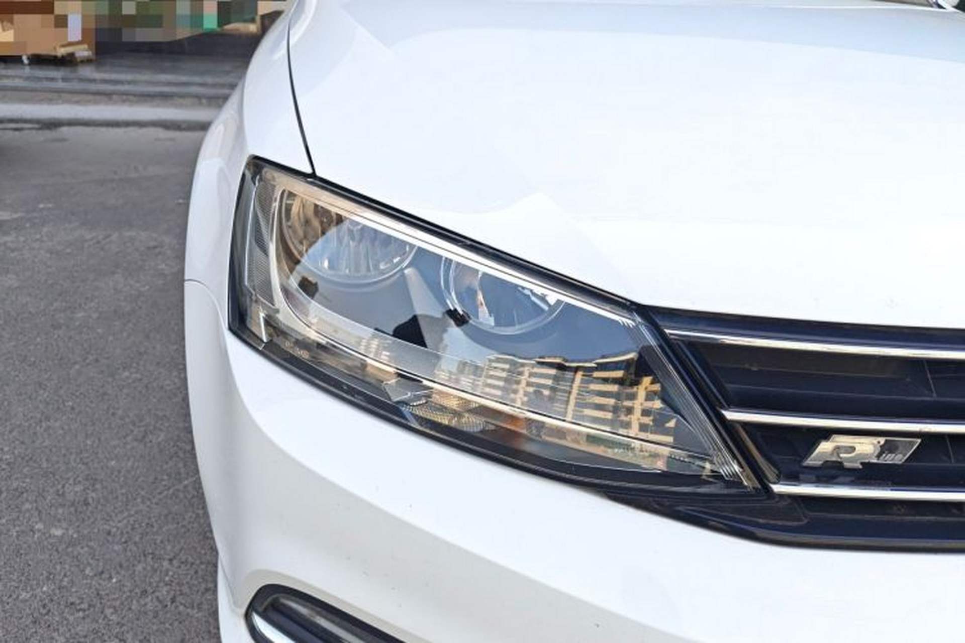 Used Volkswagen Sagitar 2017 1.6L Automatic Comfort Model Right Front Headlight