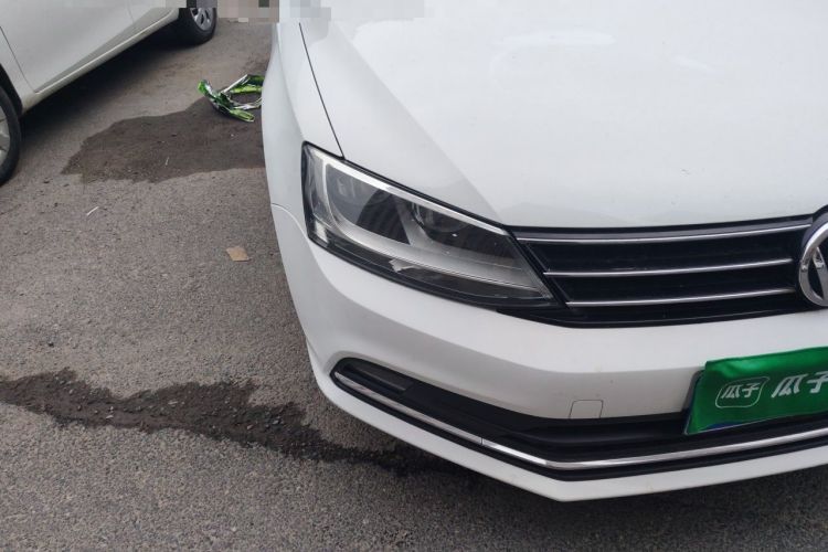 Used Volkswagen Sagitar 2017 180TSI Automatic Luxury Edition Right Front Headlight