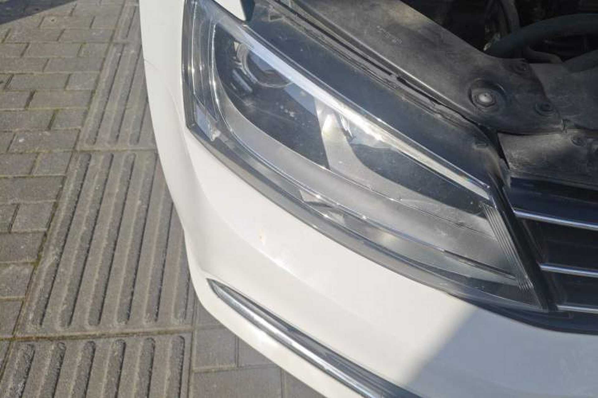 Used Volkswagen Sagitar 2017 230TSI Automatic Comfort Version Right Front Headlight