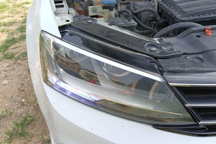Used Volkswagen Sagitar 2017 1.6L Automatic Comfort Model Right Front Headlight