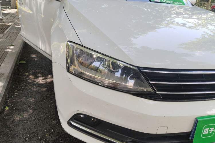 Used Volkswagen Sagitar 2017 1.6L Automatic Comfort Model Right Front Headlight