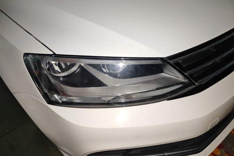 Used Volkswagen Sagitar 2017 1.6L Automatic Comfort Model Right Front Headlight