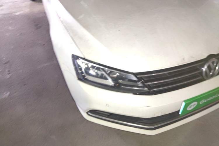 Used Volkswagen Sagitar 2017 230TSI Automatic Luxury Edition Right Front Headlight