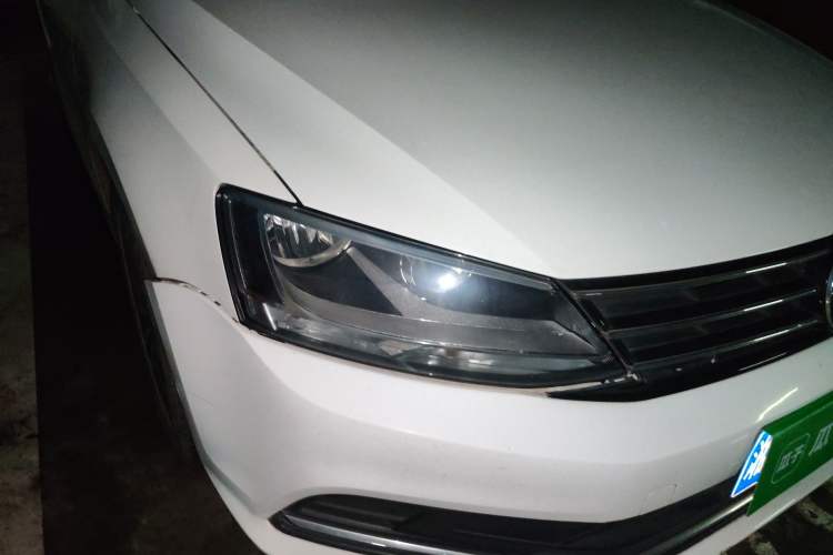 Used Volkswagen Sagitar 2017 1.6L Automatic Comfort Model Right Front Headlight
