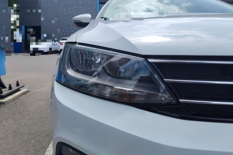 Used Volkswagen Sagitar 2017 1.6L Automatic Comfort Model Right Front Headlight