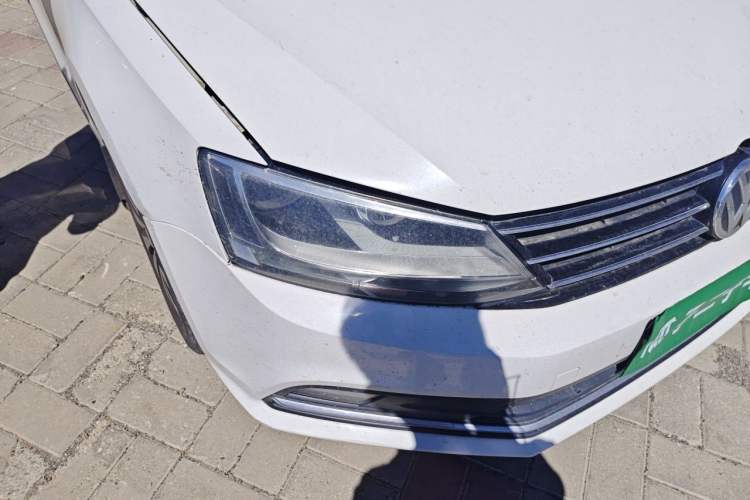 Used Volkswagen Sagitar 2017 1.6L Automatic Comfort Model Right Front Headlight