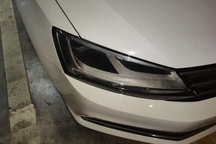 Used Volkswagen Sagitar 2017 1.6L Automatic Comfort Model Right Front Headlight