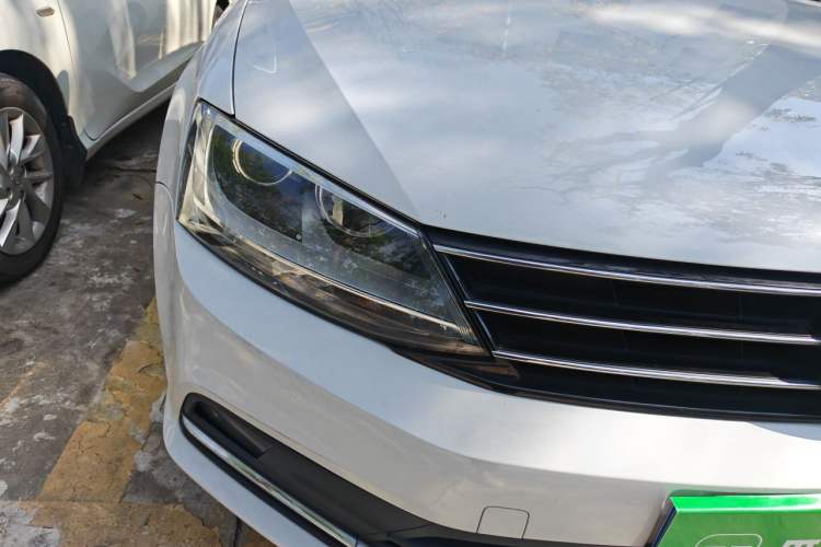 Used Volkswagen Sagitar 2017 1.6L Automatic Comfort Model Right Front Headlight