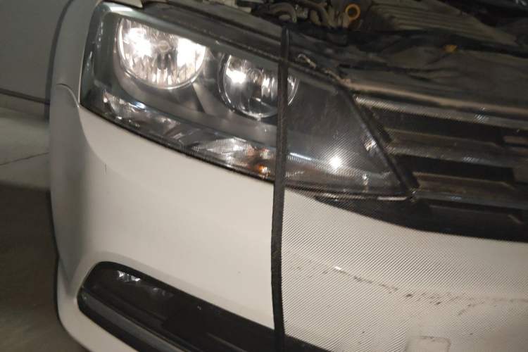 Used Volkswagen Sagitar 2017 180TSI Automatic Leading Model Right Front Headlight