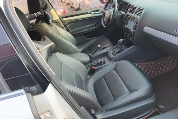 Used Volkswagen Sagitar 2017 1.6L Automatic Comfort Model Right Front Seat